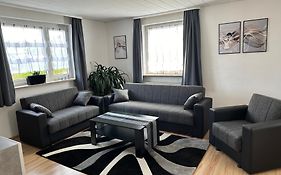 Ferienwohnung LiaWa314 mit Terrasse in Zirndorf-Lind - Nähe Playmobil FunPark und Nürnberg